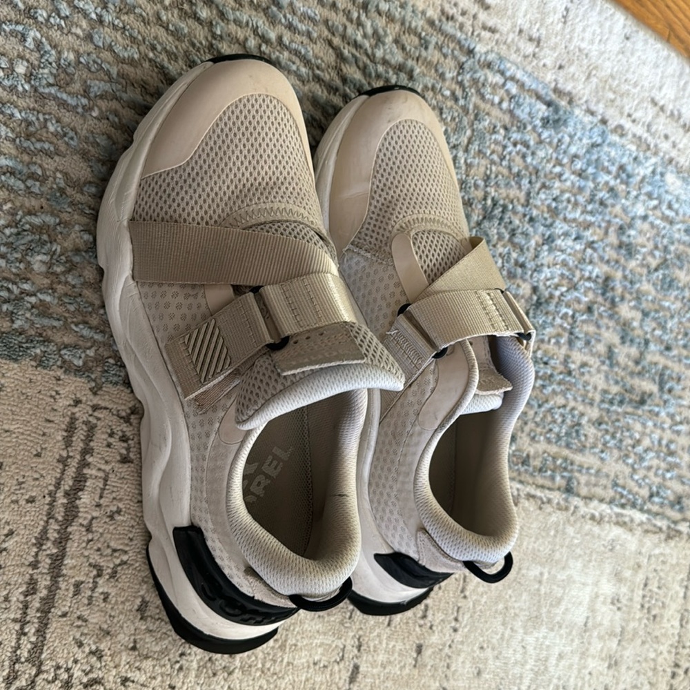 SOREL women sneakers size 8.5